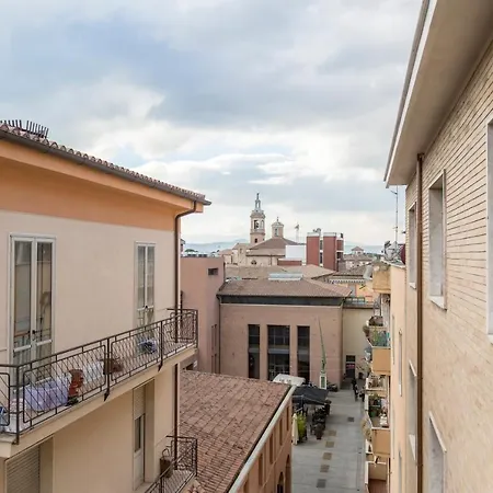 Bilocale Vega by Appartamenti Petrucci Foligno Exterior photo